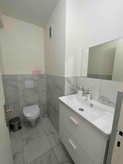 3 Pieces Apartment A Juan-Les-Pins Antibes Esterno foto
